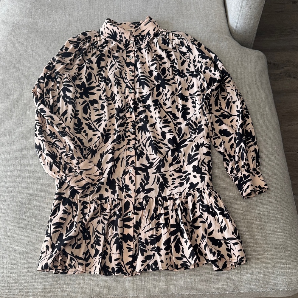 H&M Women’s Cream / Black Leaf Print Button-Up Shirt Dress